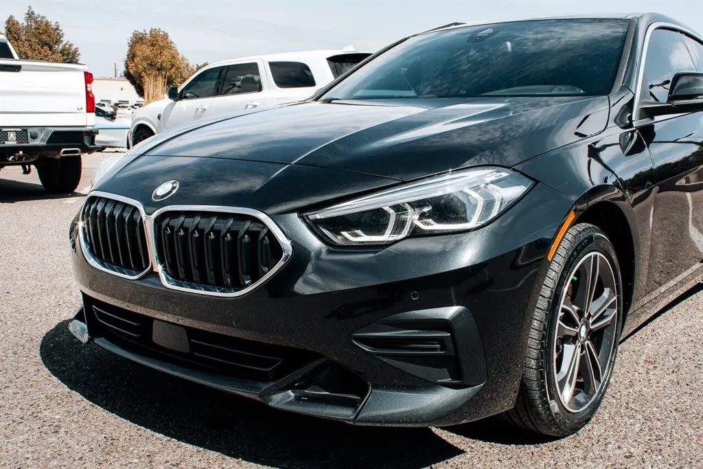 BMW 2 Series photo 9