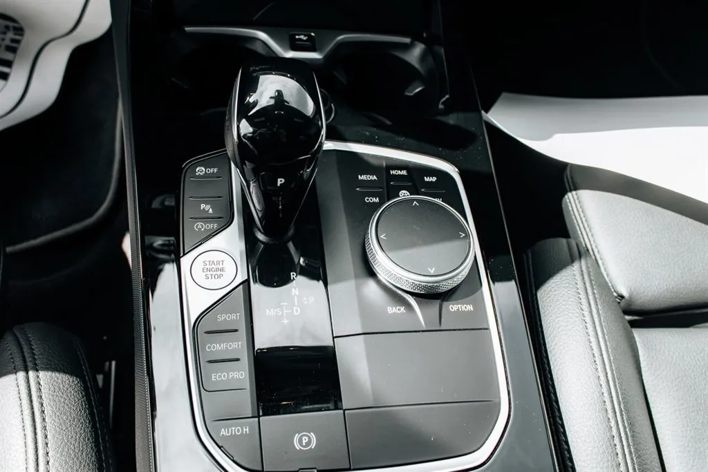 BMW 2 Series photo 21
