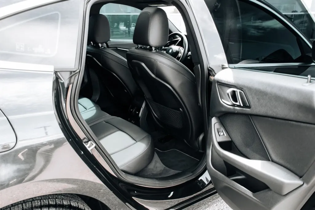 BMW 2 Series photo 31