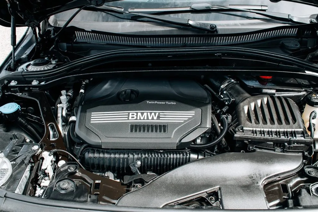 BMW 2 Series photo 38