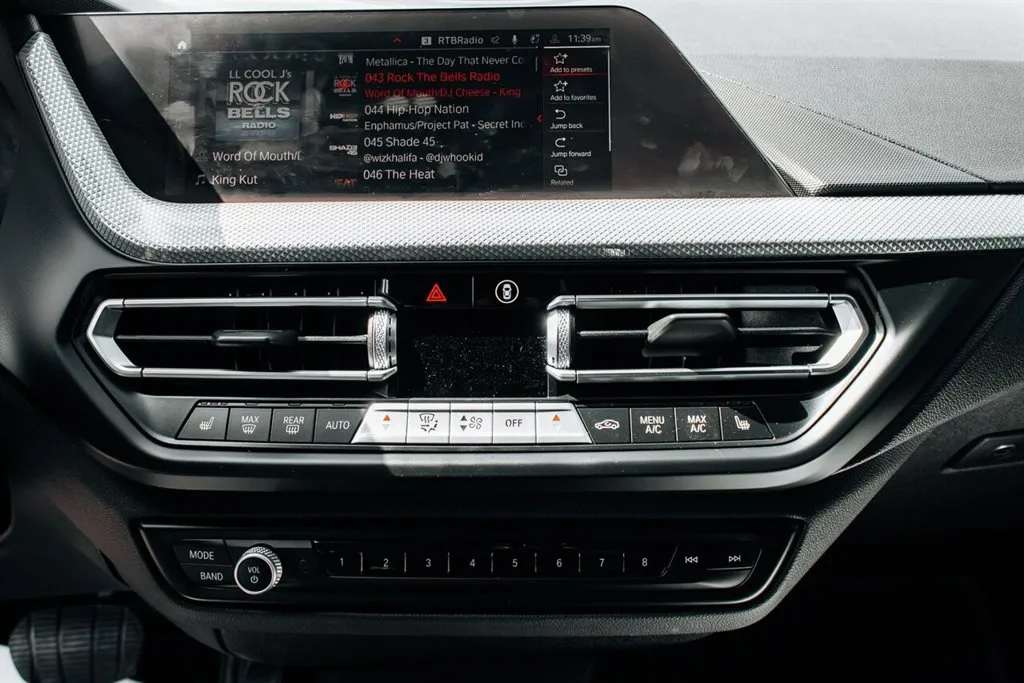 BMW 2 Series photo 20
