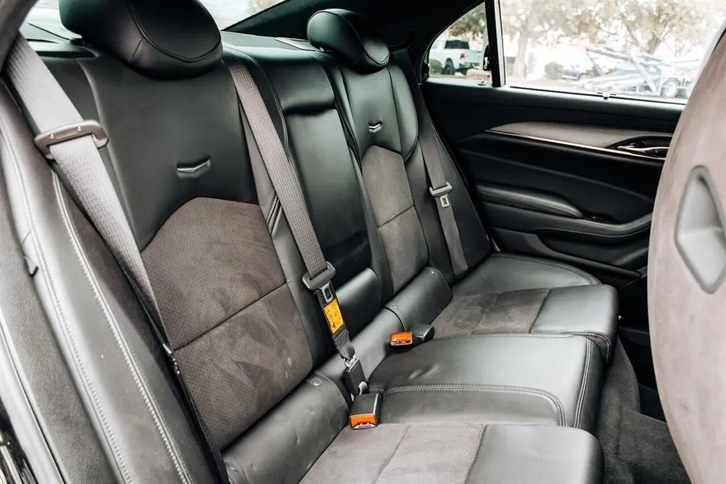 Cadillac CTS-V photo 35