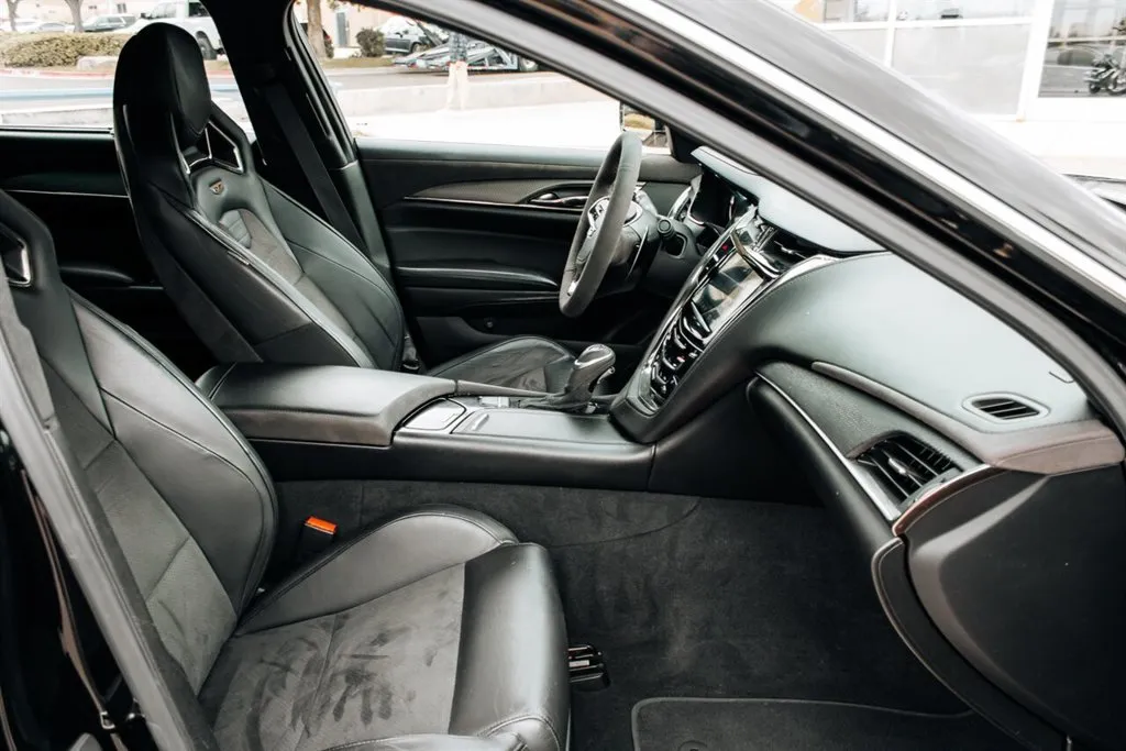 Cadillac CTS-V photo 37
