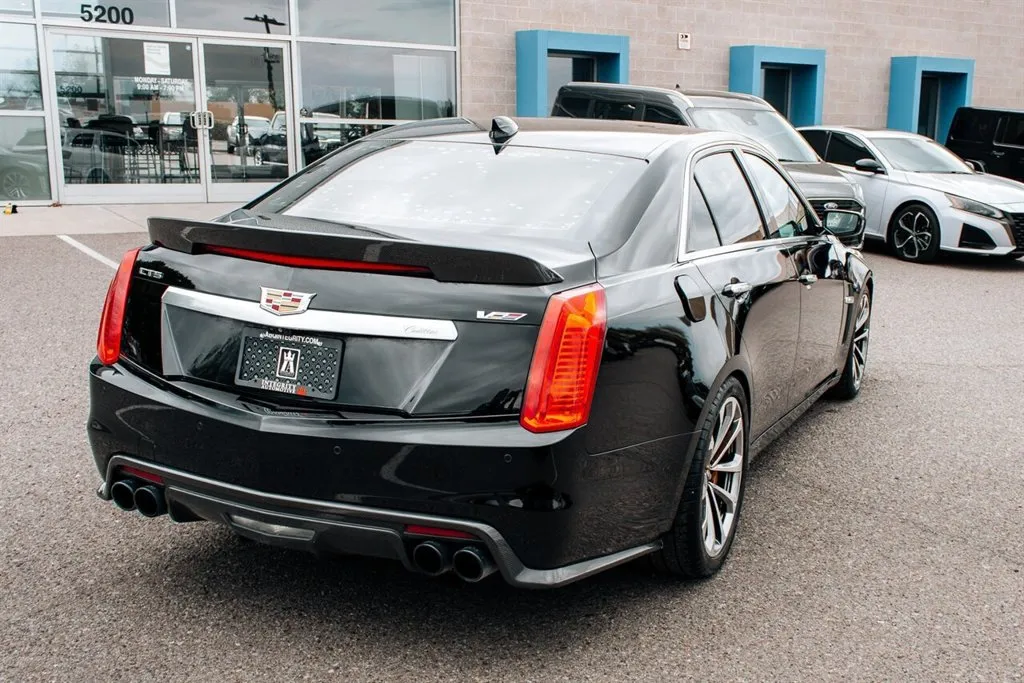 Cadillac CTS-V photo 7