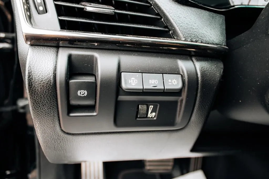 Cadillac CTS-V photo 18
