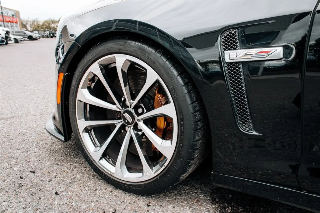 Cadillac CTS-V photo 10
