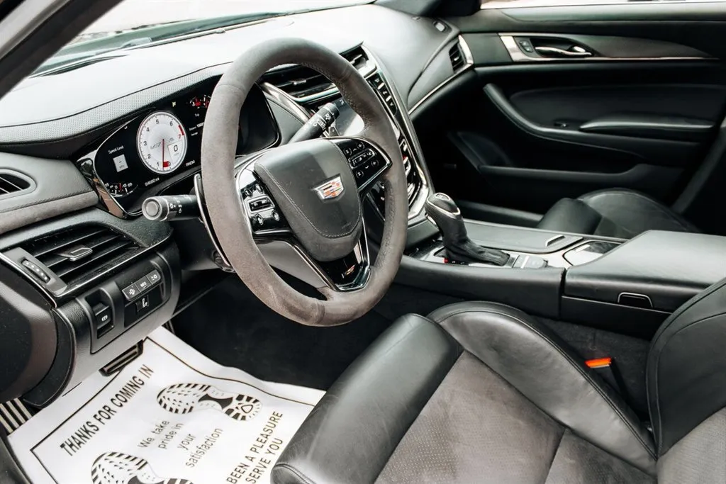 Cadillac CTS-V photo 15