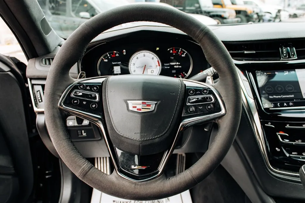 Cadillac CTS-V photo 17