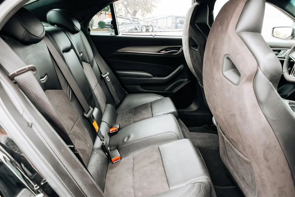 Cadillac CTS-V photo 34