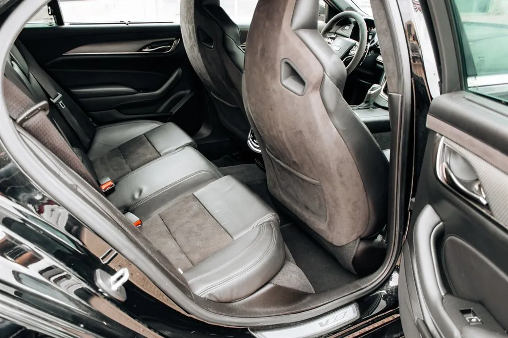 Cadillac CTS-V photo 33