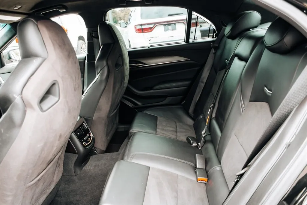 Cadillac CTS-V photo 27