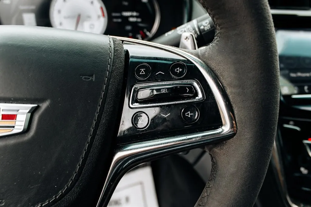 Cadillac CTS-V photo 21