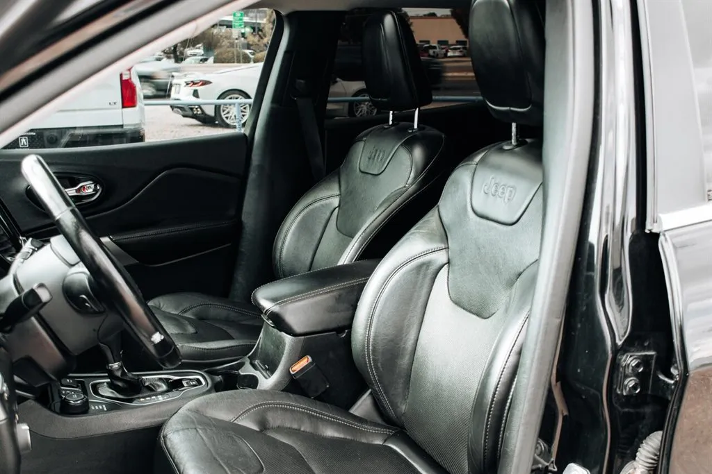 Jeep Cherokee photo 13