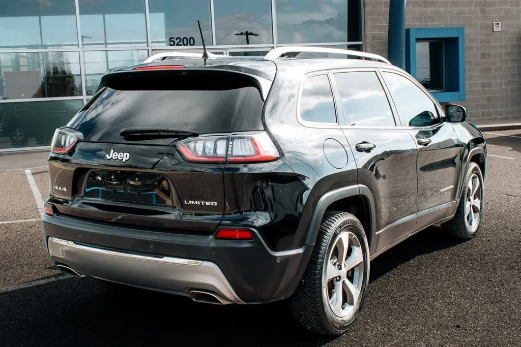Jeep Cherokee photo 7