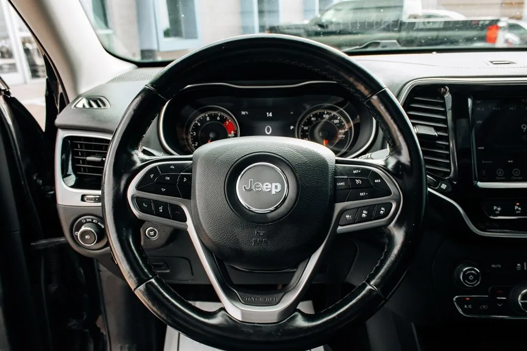 Jeep Cherokee photo 14
