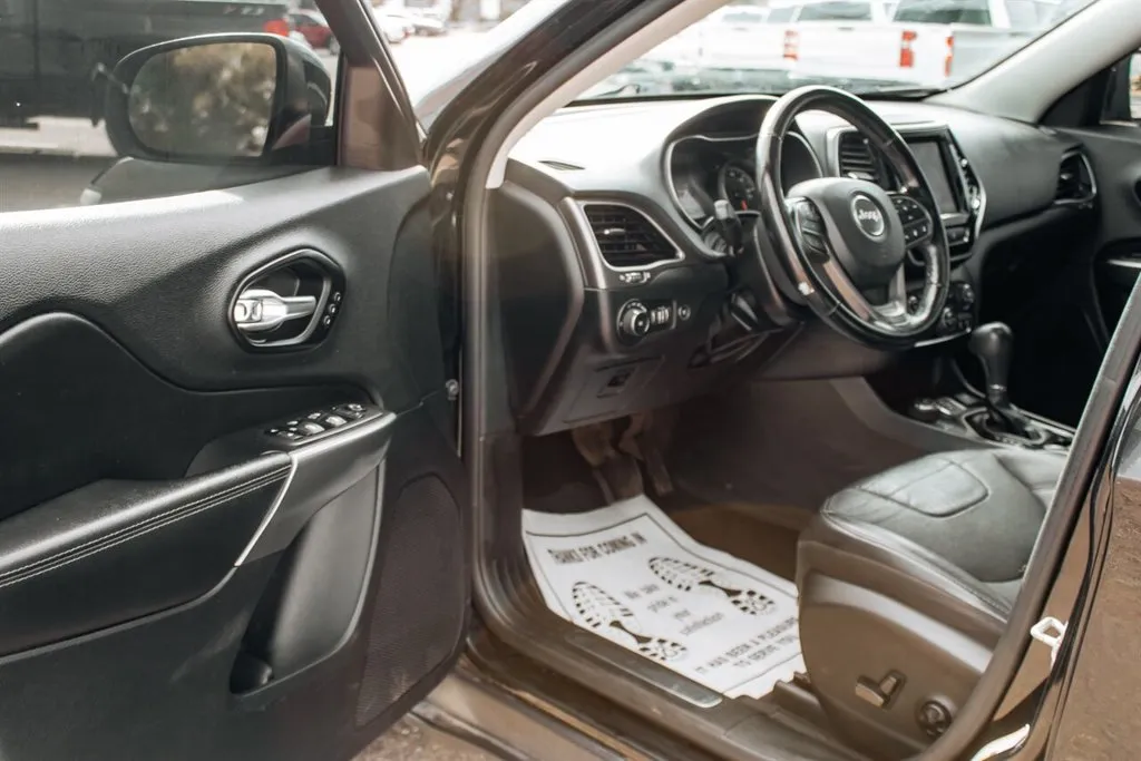 Jeep Cherokee photo 10