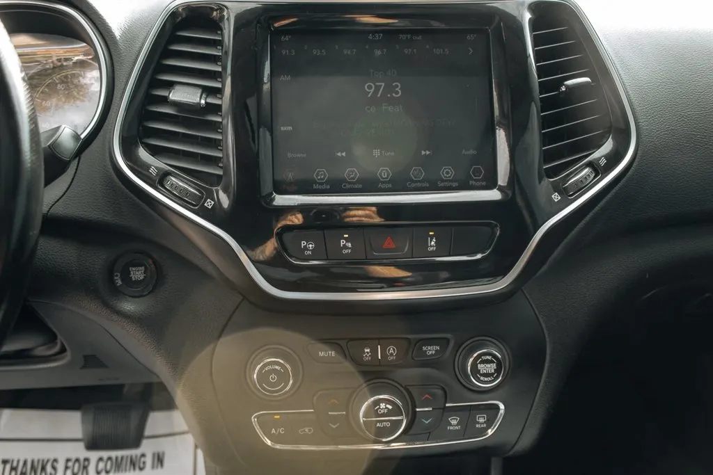 Jeep Cherokee photo 19