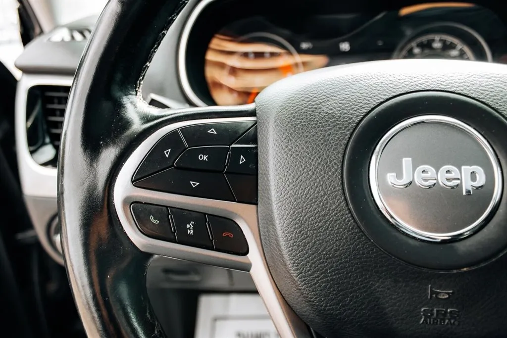 Jeep Cherokee photo 15