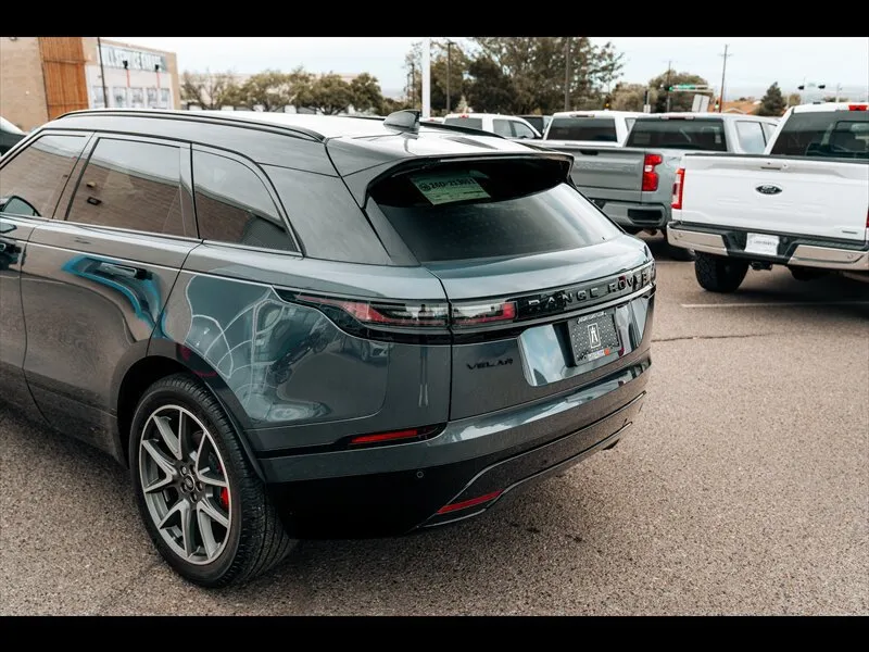 Land Rover Range Rover Velar photo 12