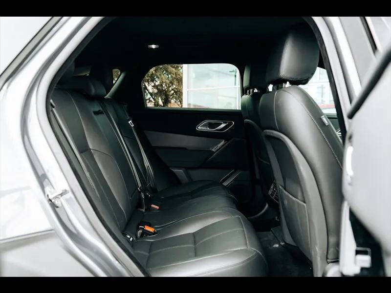 Land Rover Range Rover Velar photo 44