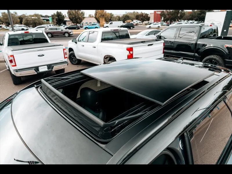 Land Rover Range Rover Velar photo 33