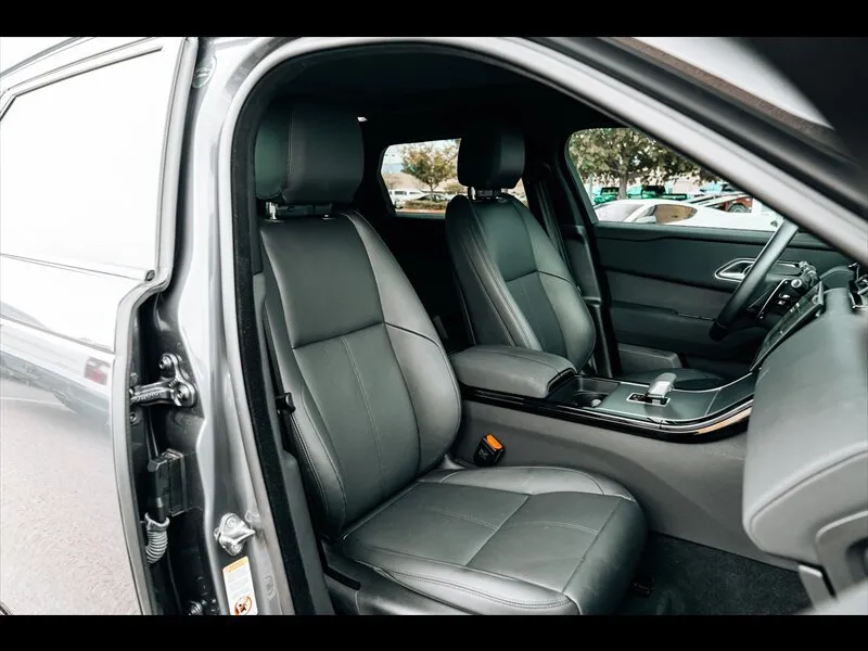 Land Rover Range Rover Velar photo 48