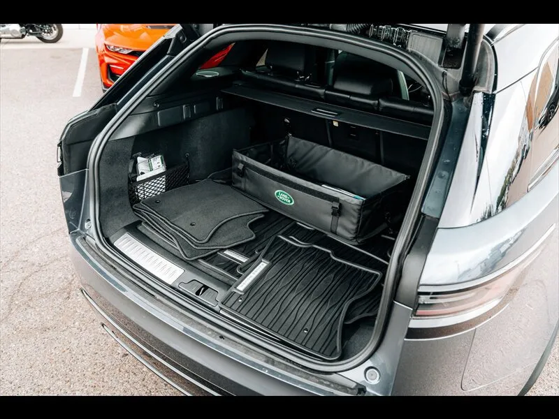 Land Rover Range Rover Velar photo 39