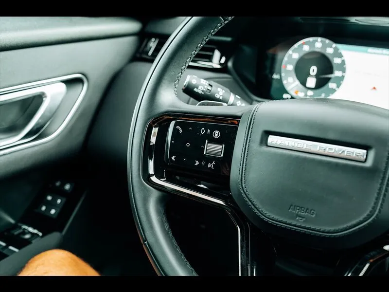 Land Rover Range Rover Velar photo 22