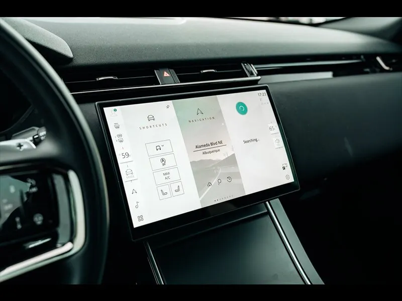 Land Rover Range Rover Velar photo 28