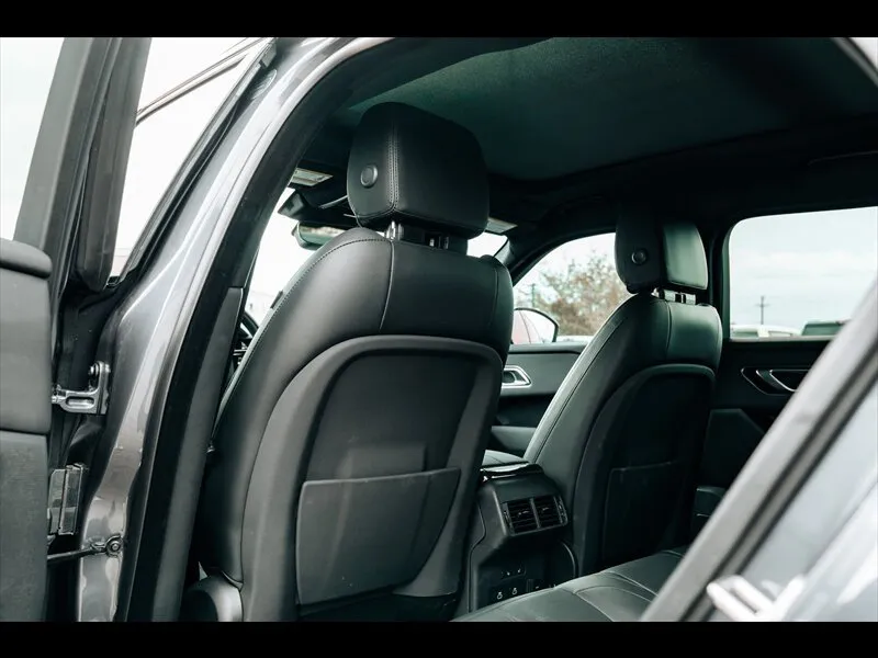Land Rover Range Rover Velar photo 34