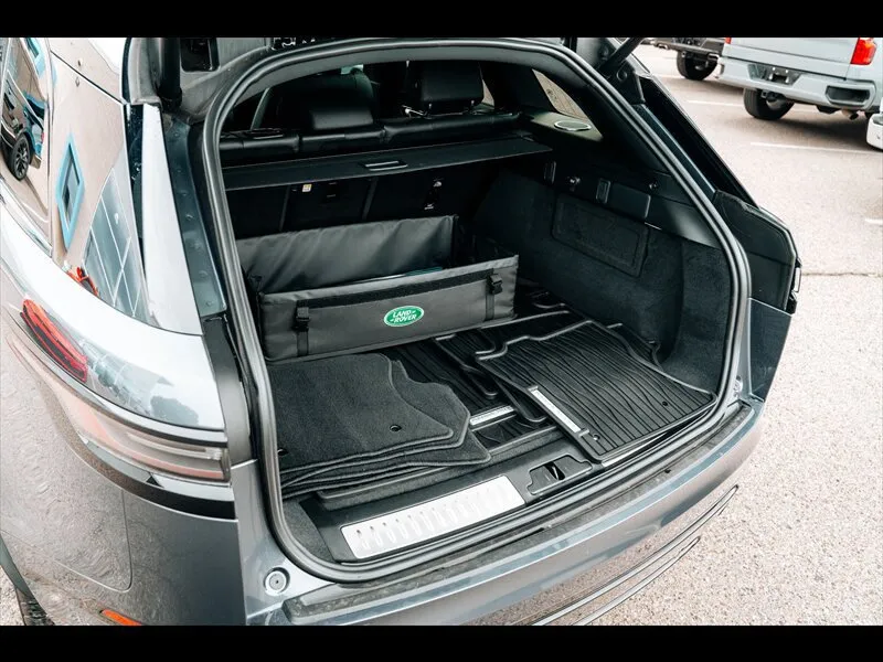 Land Rover Range Rover Velar photo 37