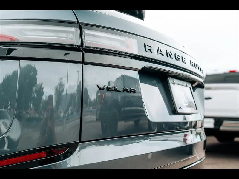 Land Rover Range Rover Velar photo 13