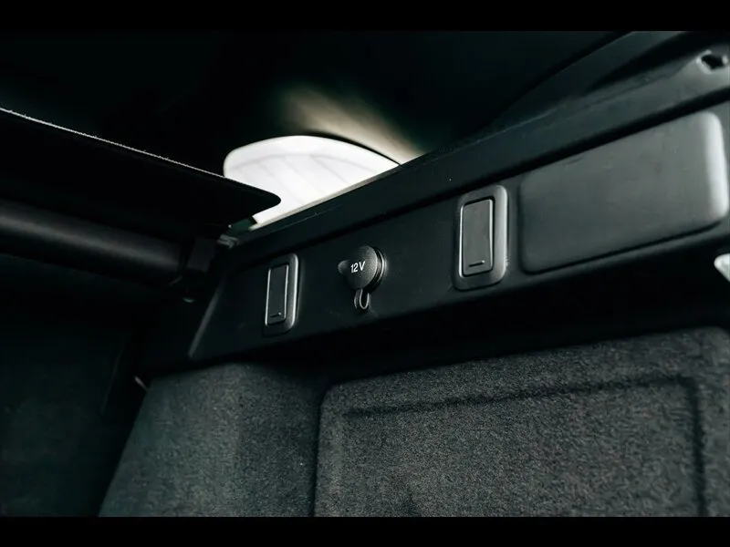 Land Rover Range Rover Velar photo 41