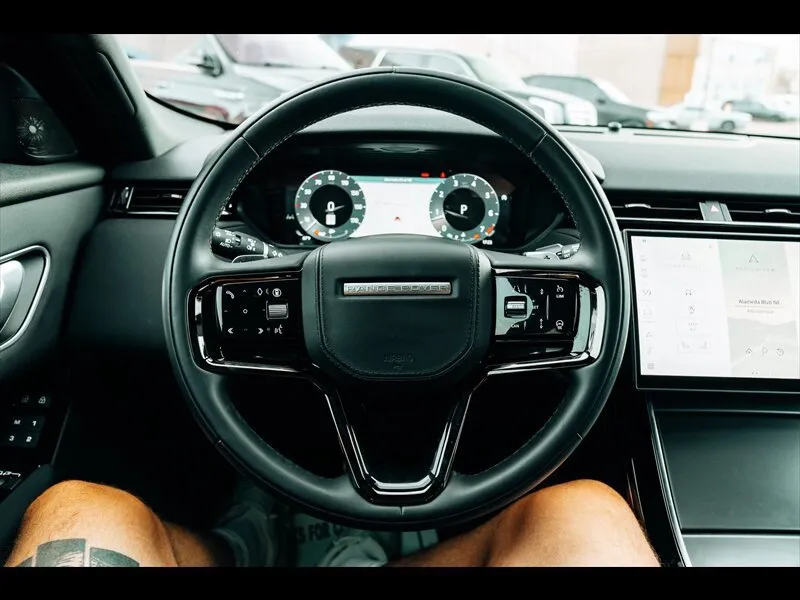 Land Rover Range Rover Velar photo 20