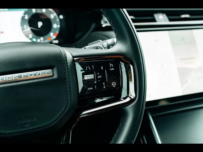 Land Rover Range Rover Velar photo 23