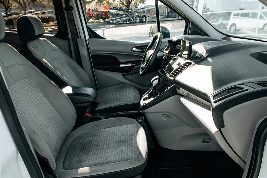 Ford Transit Connect photo 96
