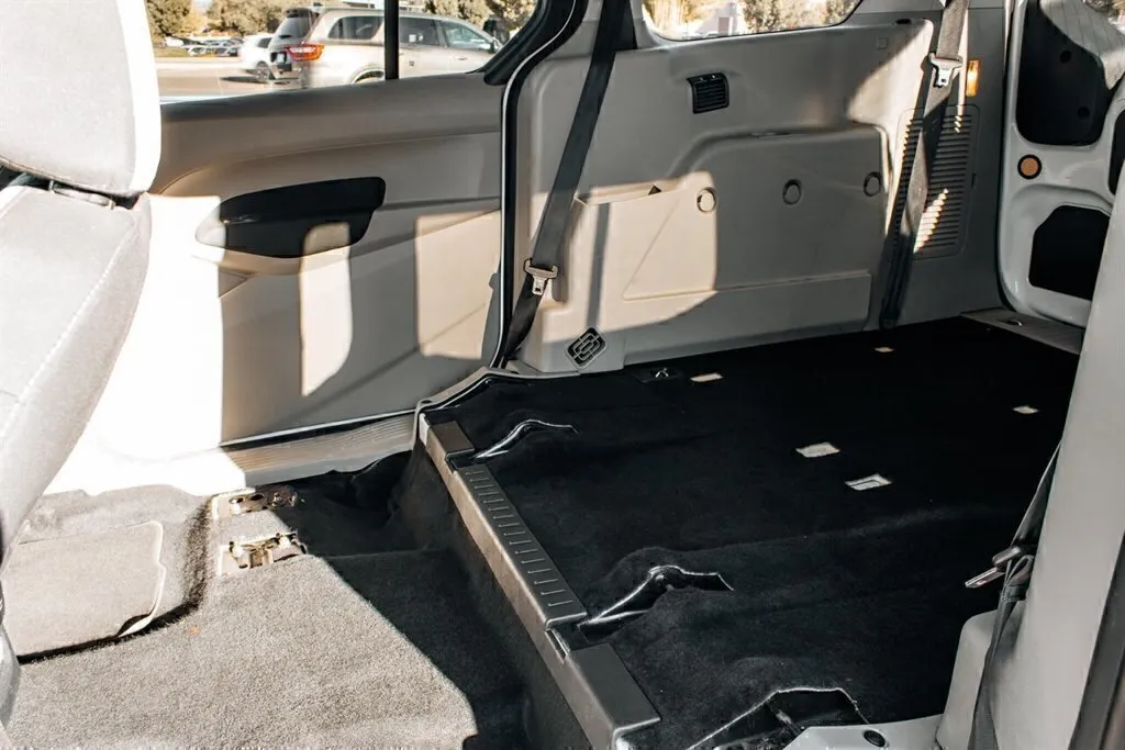Ford Transit Connect photo 23