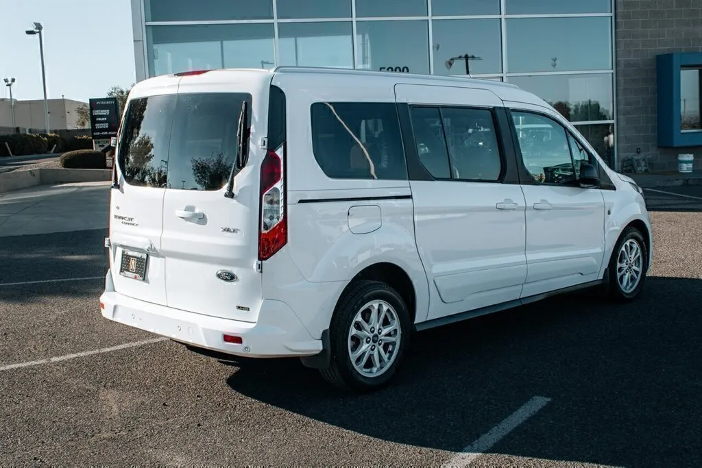 Ford Transit Connect photo 7
