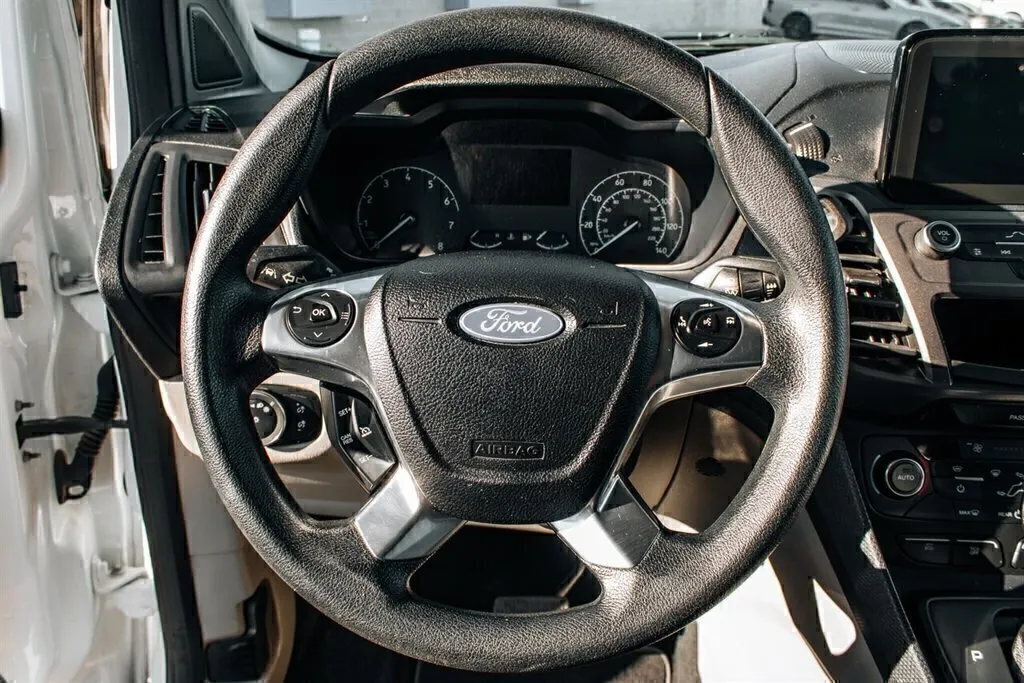 Ford Transit Connect photo 14