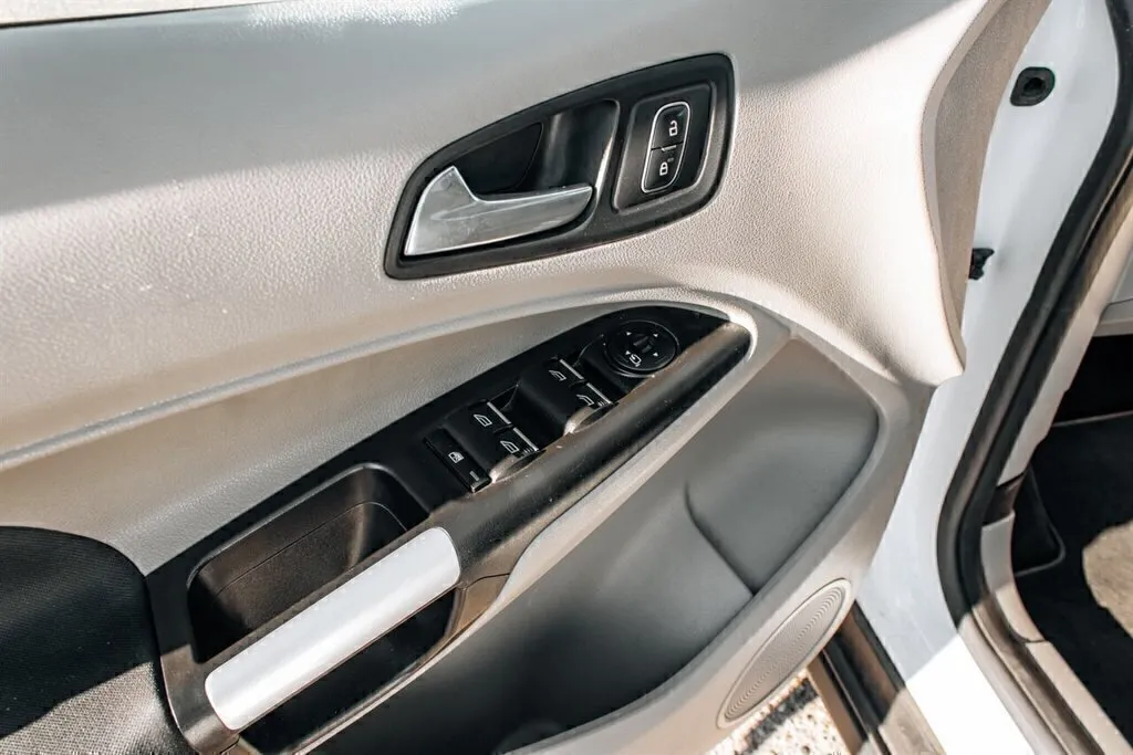 Ford Transit Connect photo 79