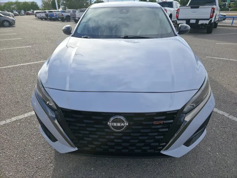 Nissan Altima photo 8