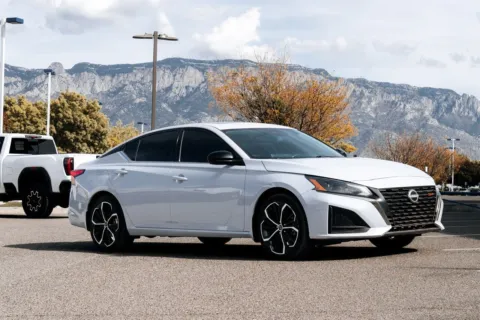 White 2024 Nissan Altima 2.5 SR for sale in Albuquerque, NM