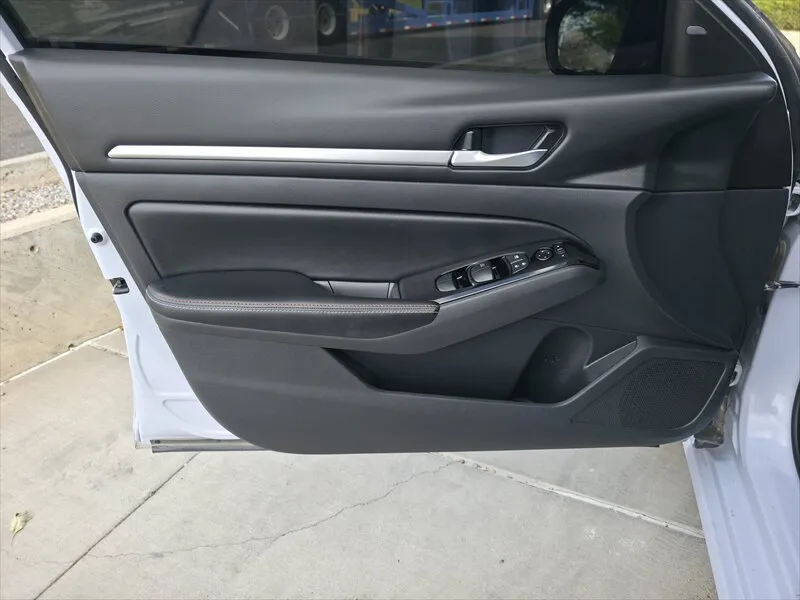 Nissan Altima photo 39