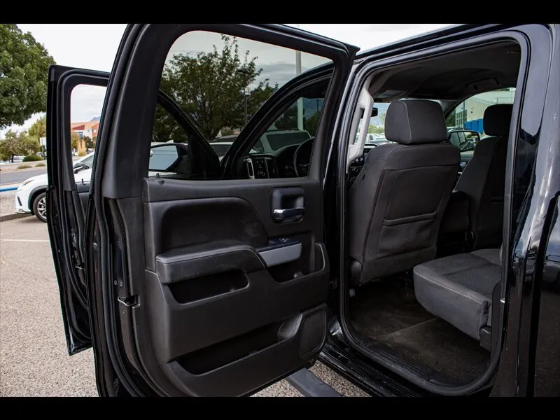 Chevrolet Silverado photo 17