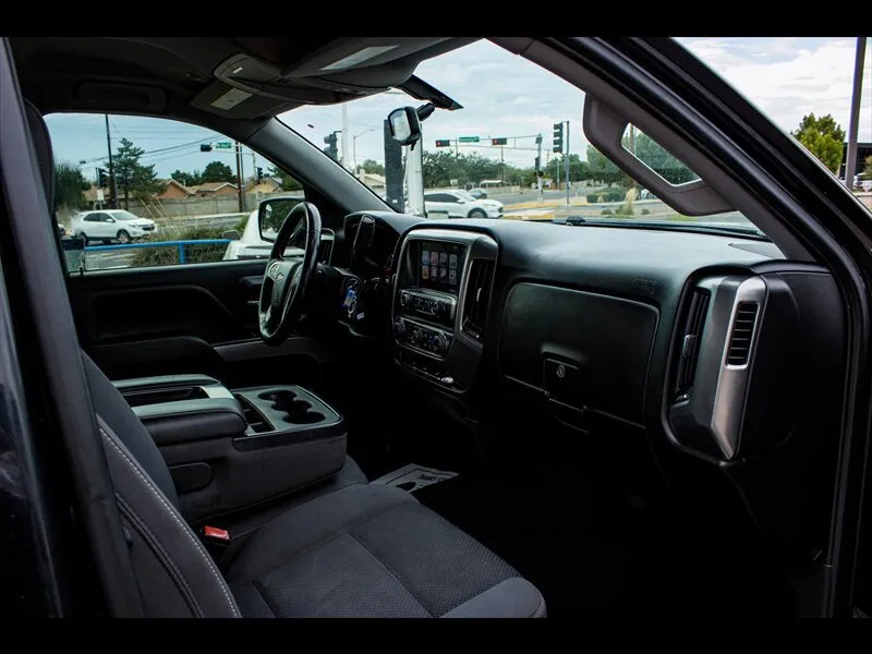 Chevrolet Silverado photo 15