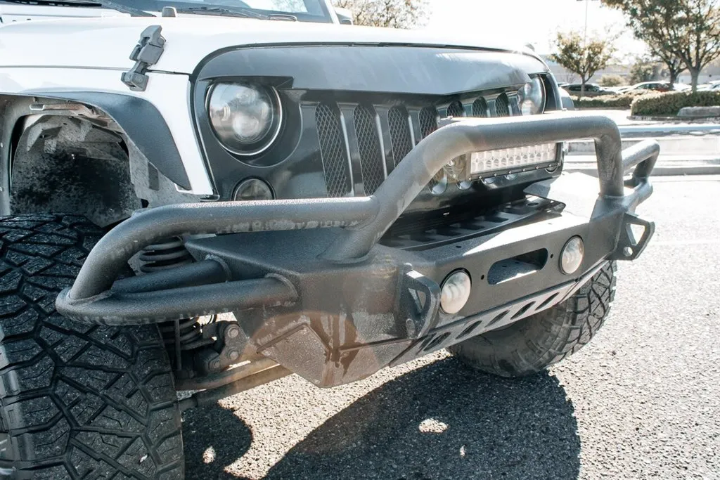 Jeep Wrangler photo 9