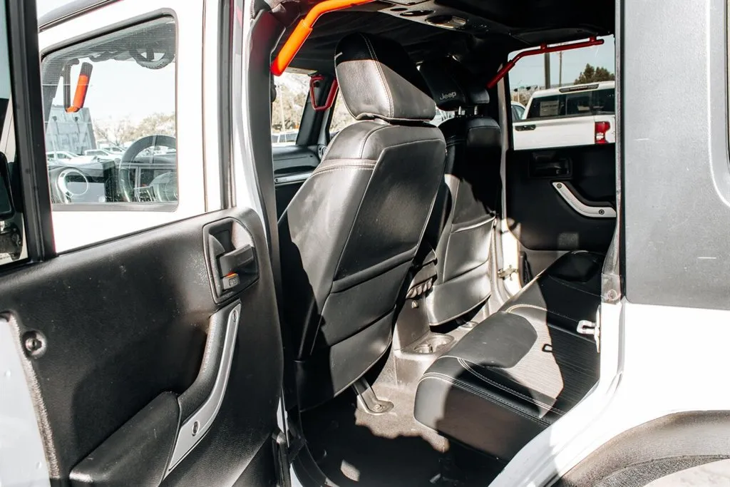 Jeep Wrangler photo 20