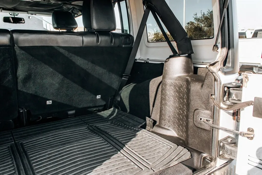 Jeep Wrangler photo 25