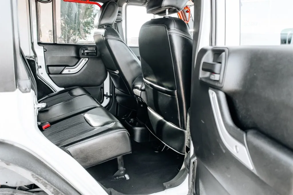 Jeep Wrangler photo 26