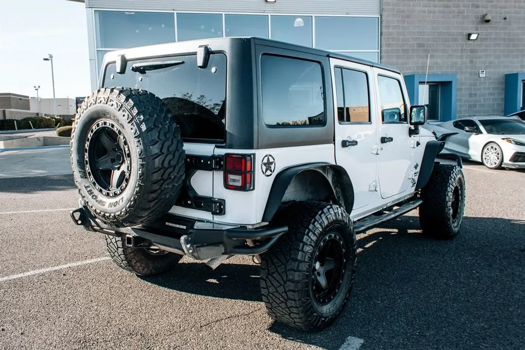 Jeep Wrangler photo 7